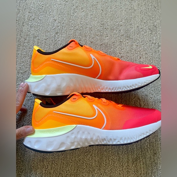 NIB Nike renew run D2N sz 7Y - Picture 3 of 8